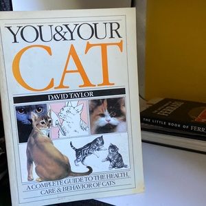 Cat book. 288 pages of identification and care procedures